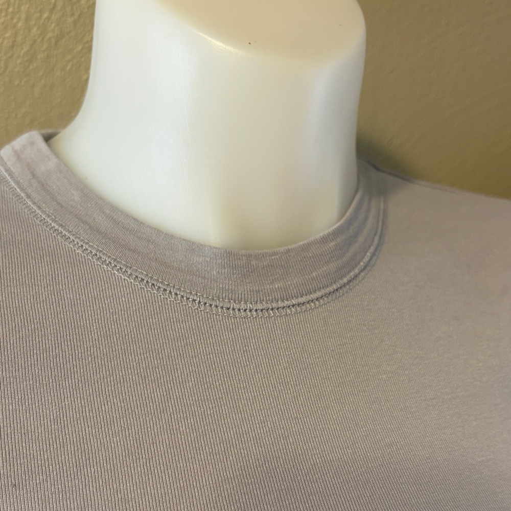 GAP Light Gray Long Sleeve Women's Tee - Picture 5 of 5